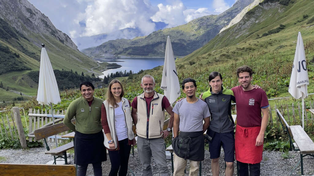 Ein Teil des Teams der Ravensburger Hütte im Sommer 2022