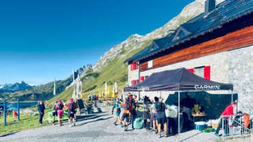 Gastfreundschaft am Berg: Ravensburger Hütte als erste Verpflegungsstation des Transalpine Run 2025